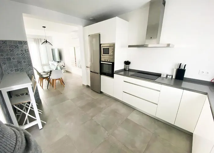 Casa Moderna, Piscina, Playa, Tv75, Netflix, Ps4 * 科尼尔-德拉弗龙特拉